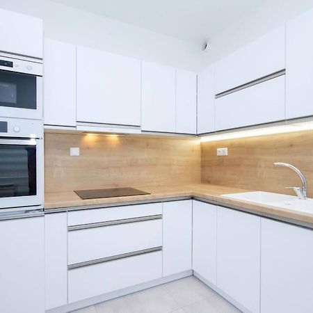 Apartment In Bratislava With Free Parking Bagian luar foto